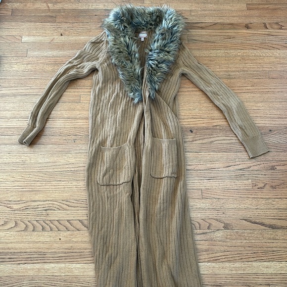 Show me Your Mumu Fur Collar Cardigan - Picture 1 of 3